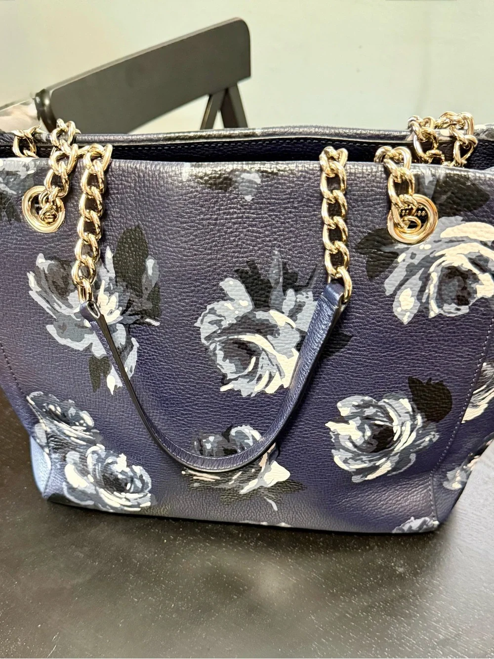 kate spade navy floral shoulder bag with gold chain accents